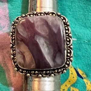 Just in- statement ring with amethyst